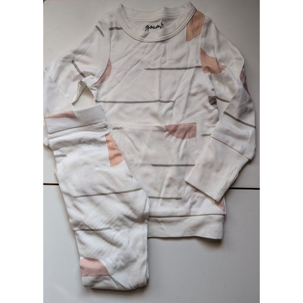 NWOT Goumi Kids White Geo Print Jogger set size 2T